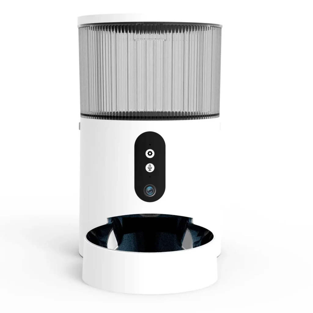 The smart automatic pet feeder launched by Xianzhuo Tech supports smartphone app control, camera monitoring, and scheduled dispensing of food